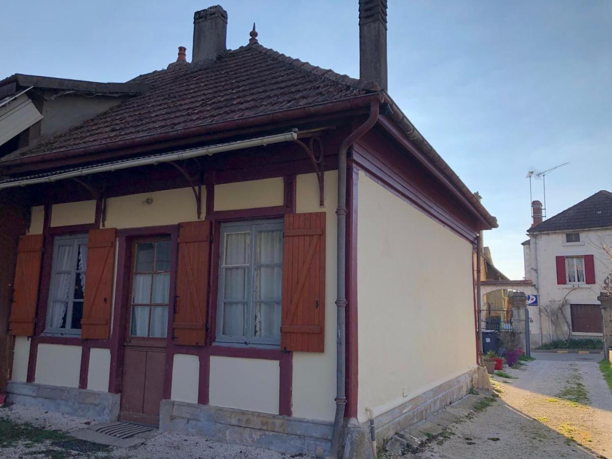La Maison Des Amis Nuits Exterior foto